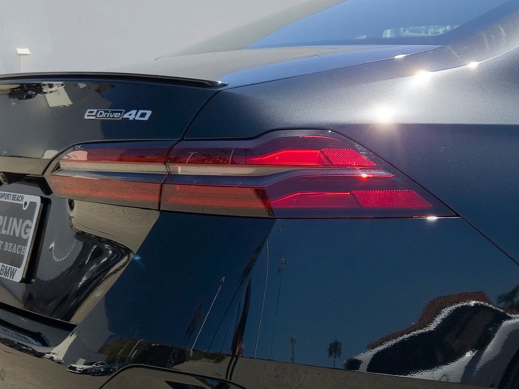 New 2026 BMW i5 eDrive40 image 4