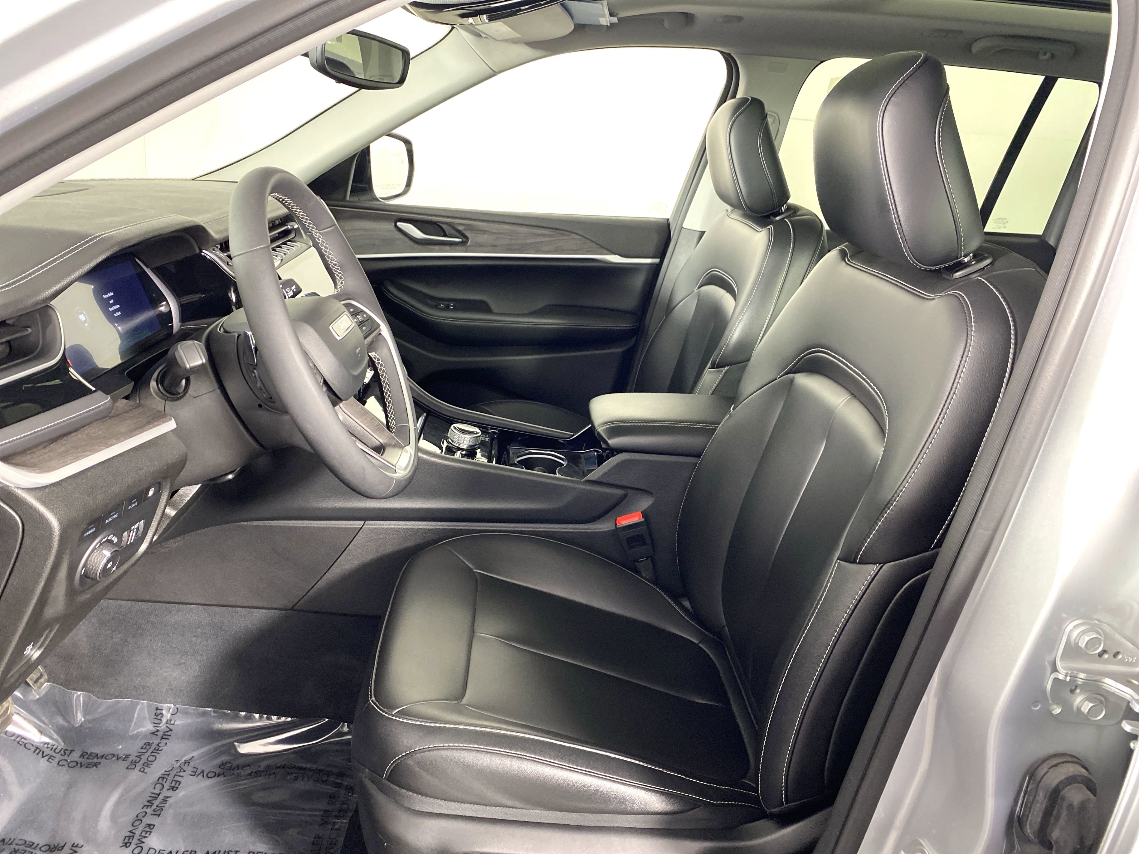 Used 2023 Jeep Grand Cherokee 4WD 4xe image 17