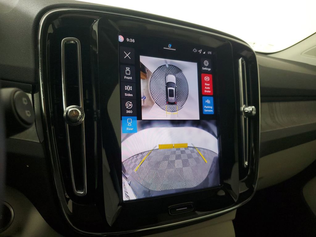 Certified 2026 Volvo XC40 B5 Ultra w/ Climate Package image 31
