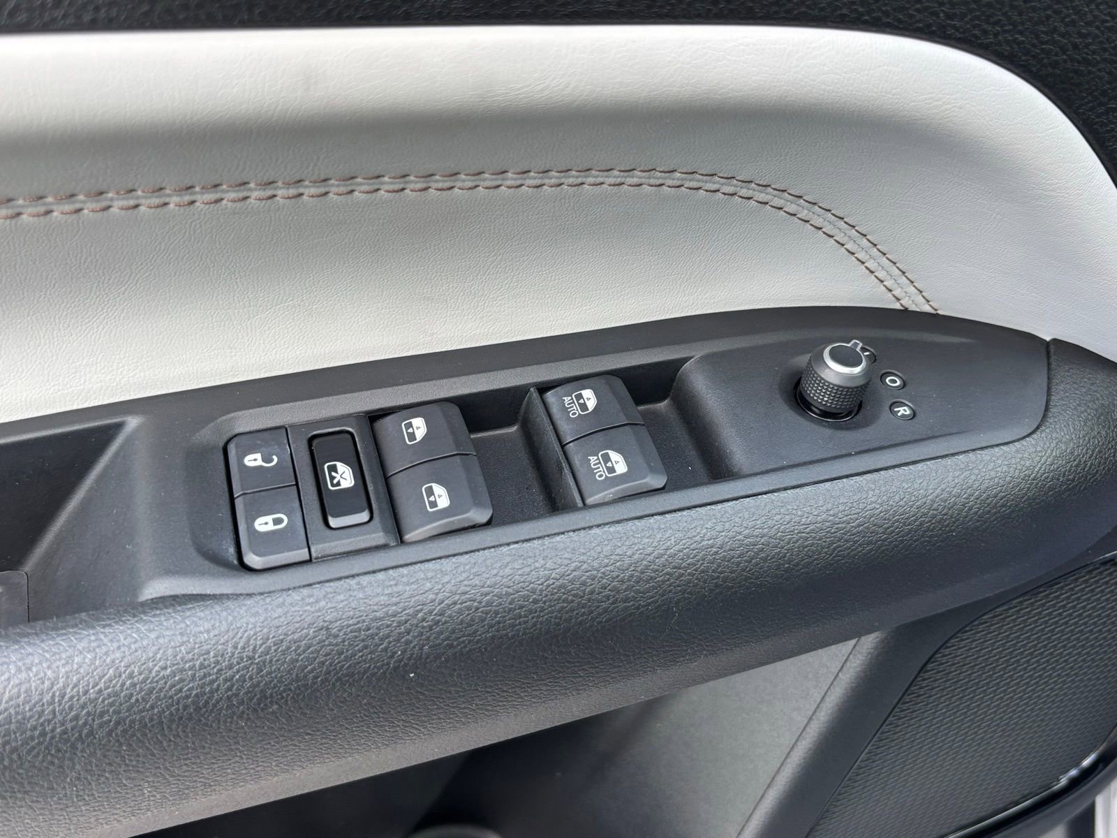 Used 2022 Jeep Compass Limited AWD/4WD image 13