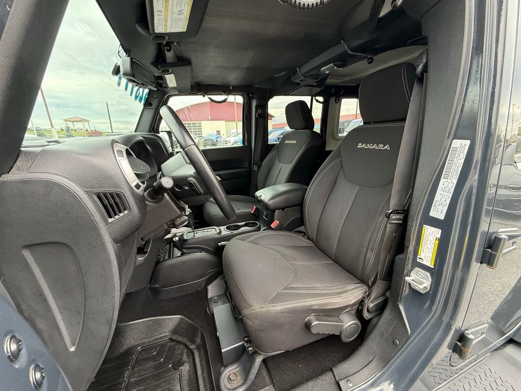 Used 2016 Jeep Wrangler Unlimited Sahara w/ Connectivity Group image 12