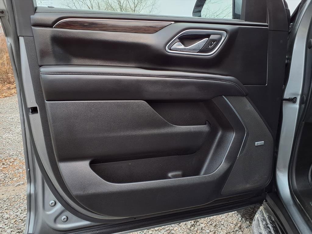 Used 2021 Chevrolet Suburban LT w/ LT Signature Package image 23