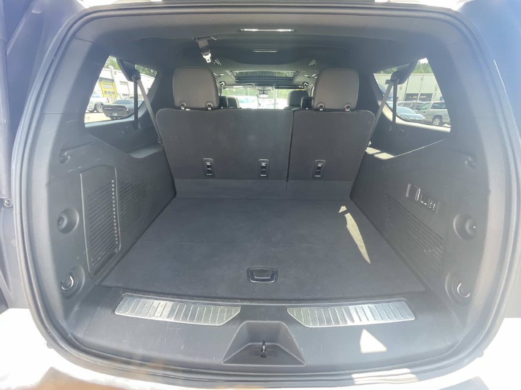 Used 2023 Chevrolet Suburban Premier AWD/4WD image 11