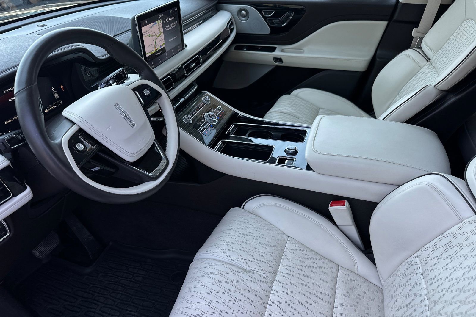 Certified 2024 Lincoln Aviator Black Label w/ Jet Package image 9