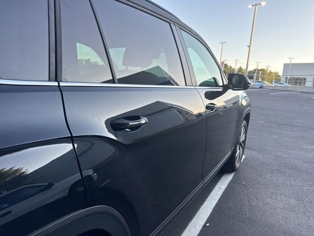 Used 2024 Volkswagen Atlas SE w/ Panoramic Sunroof Package FWD image 6
