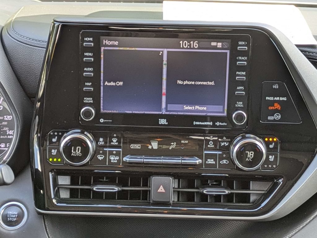 Used 2021 Toyota Highlander Limited FWD image 19