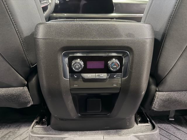Used 2025 Chevrolet Suburban Premier w/ Sun And Tow Package AWD/4WD image 29