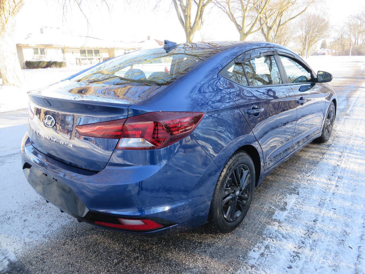 Used 2019 Hyundai Elantra SEL image 5