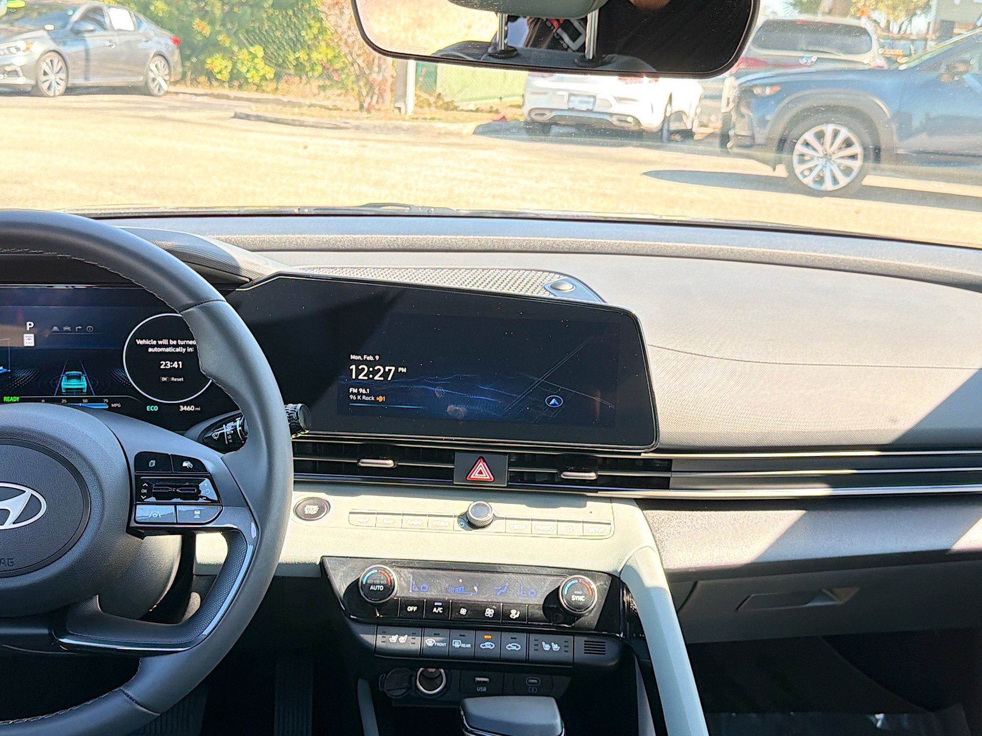 Used 2025 Hyundai Elantra Limited image 18