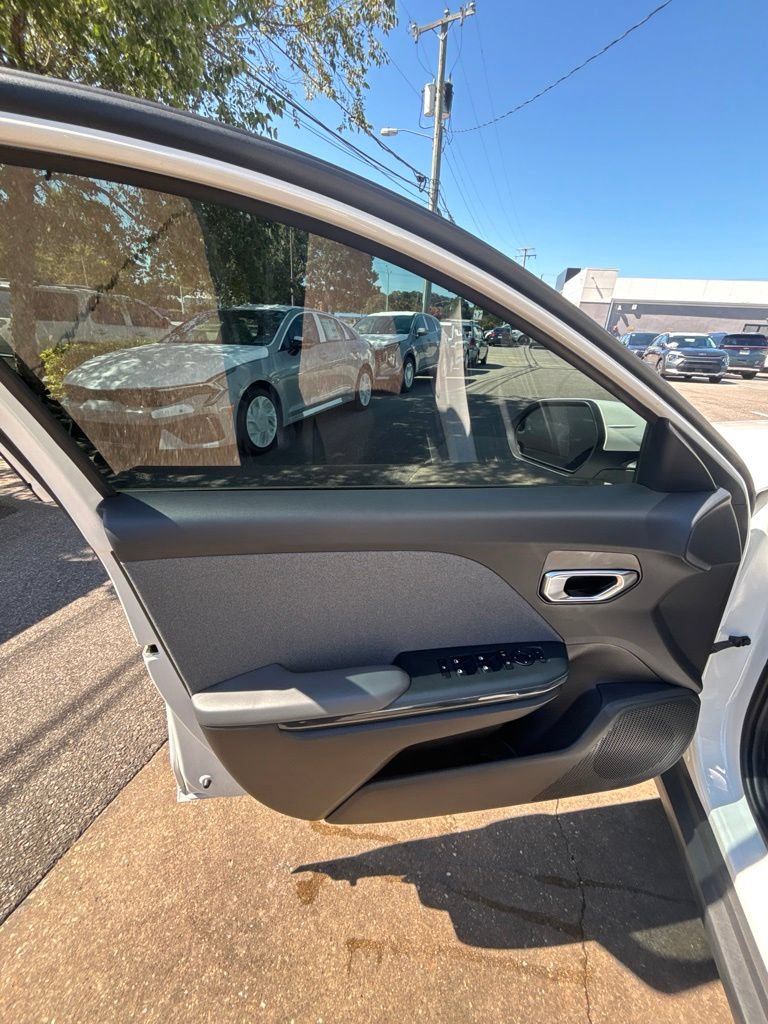 Certified 2025 Kia K4 GT-Line Turbo FWD image 12