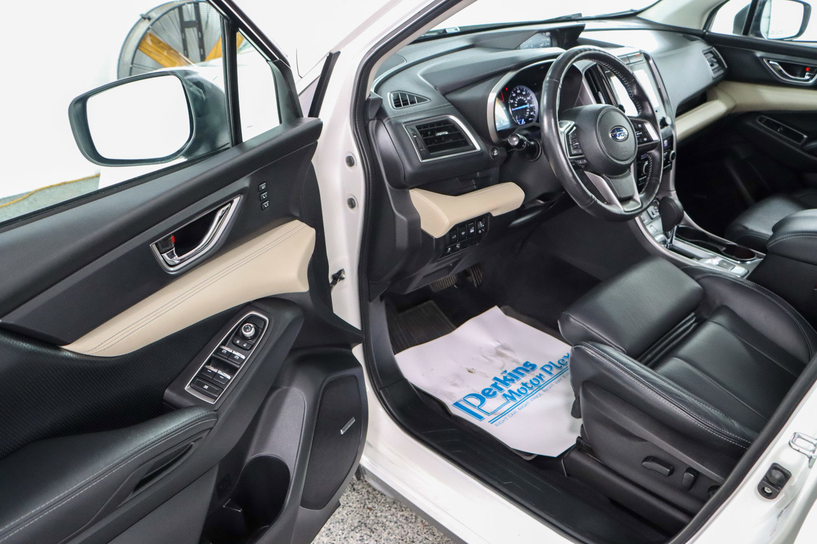 Used 2022 Subaru Ascent Limited w/ Technology Package image 3