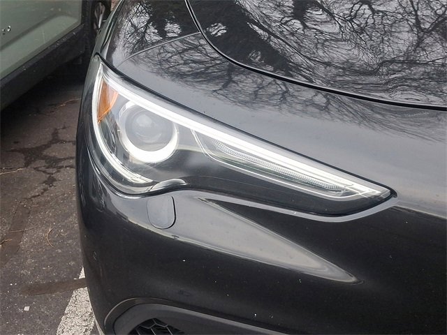 Used 2022 Alfa Romeo Stelvio Ti image 4