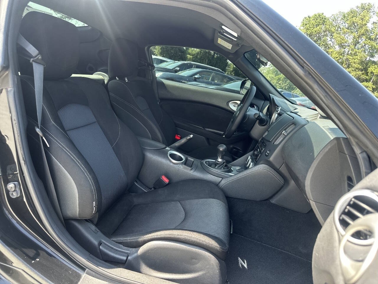 Used 2014 Nissan 370Z Coupe RWD image 25