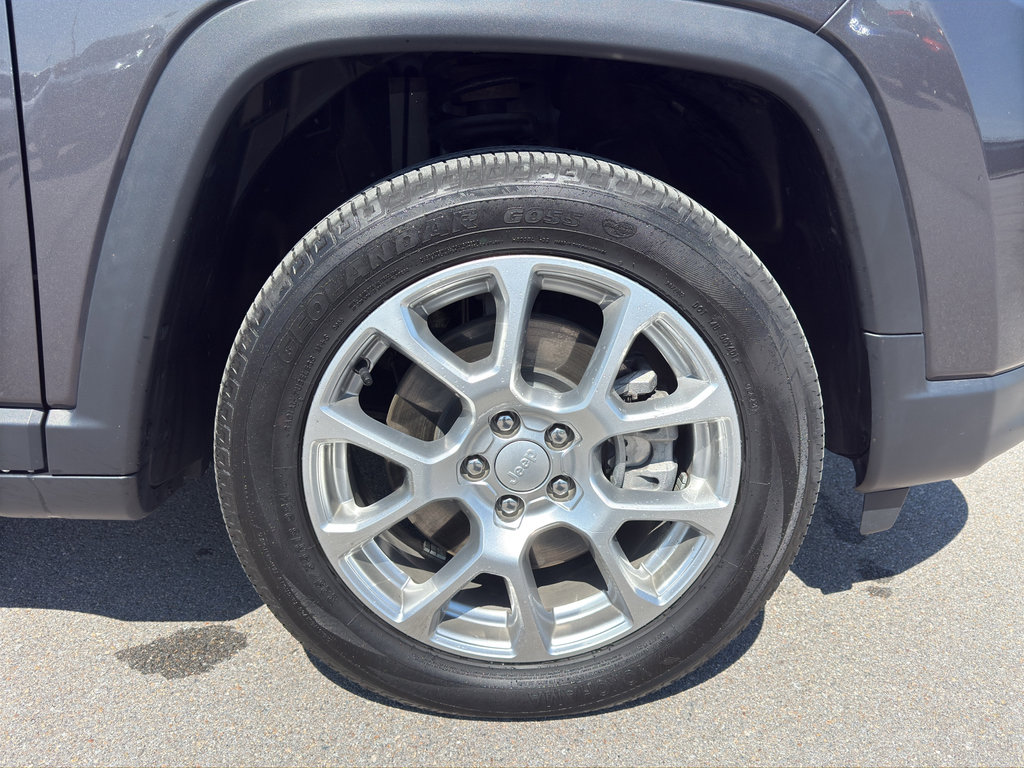 Used 2024 Jeep Compass Latitude AWD/4WD image 15