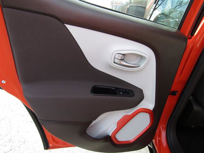 Used 2015 Jeep Renegade Latitude image 26