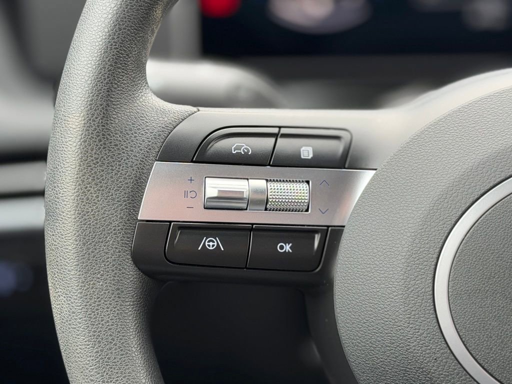 Used 2025 Hyundai Santa Cruz SEL image 11