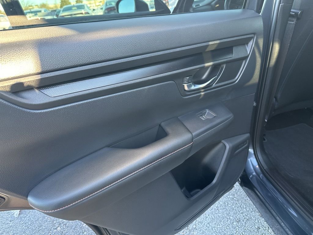 Used 2025 Honda CR-V Sport image 28