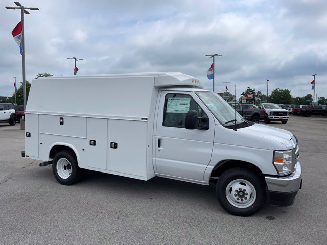 New 2027 Ford E-350 and Econoline 350 Super Duty w/ Power Equipment Group RWD image 2