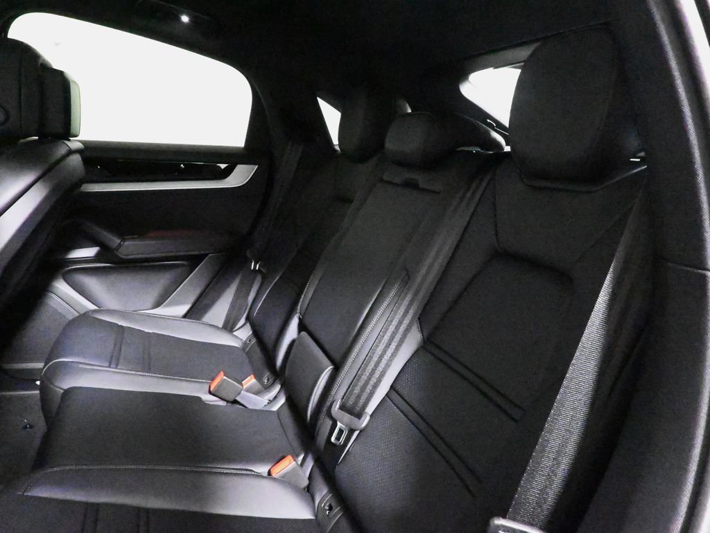 Used 2026 Porsche Cayenne Coupe AWD/4WD image 37