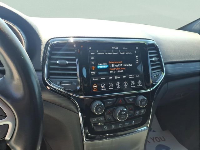 Used 2019 Jeep Grand Cherokee Laredo w/ Security & Convenience Group AWD/4WD image 18
