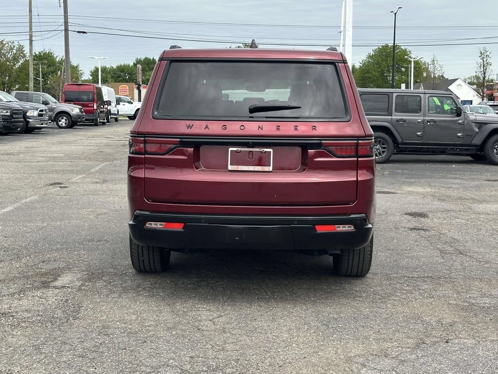 Used 2024 Jeep Wagoneer L Series II AWD/4WD image 5