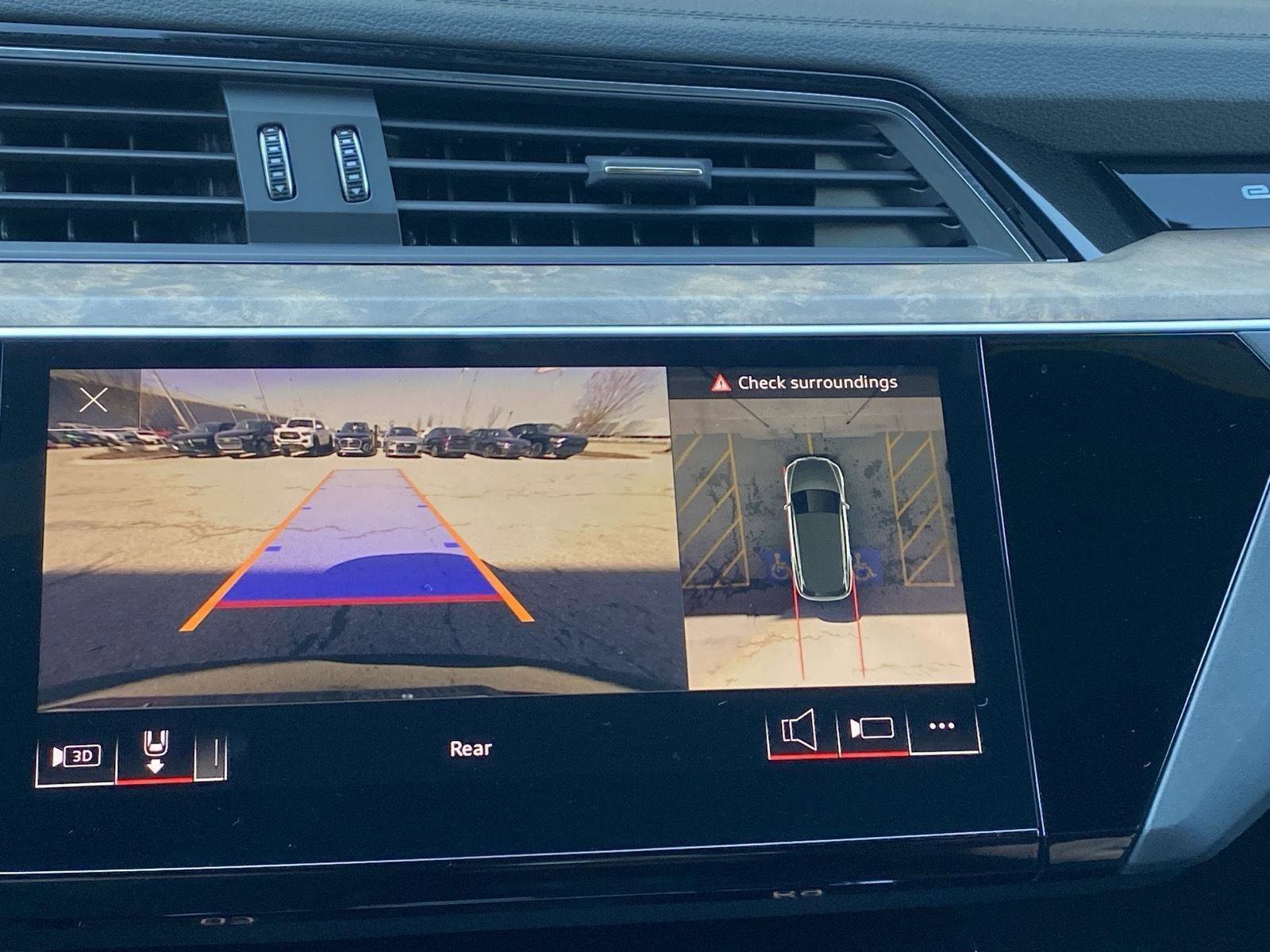 Used 2022 Audi e-tron Premium Plus w/ Premium Plus Package image 16