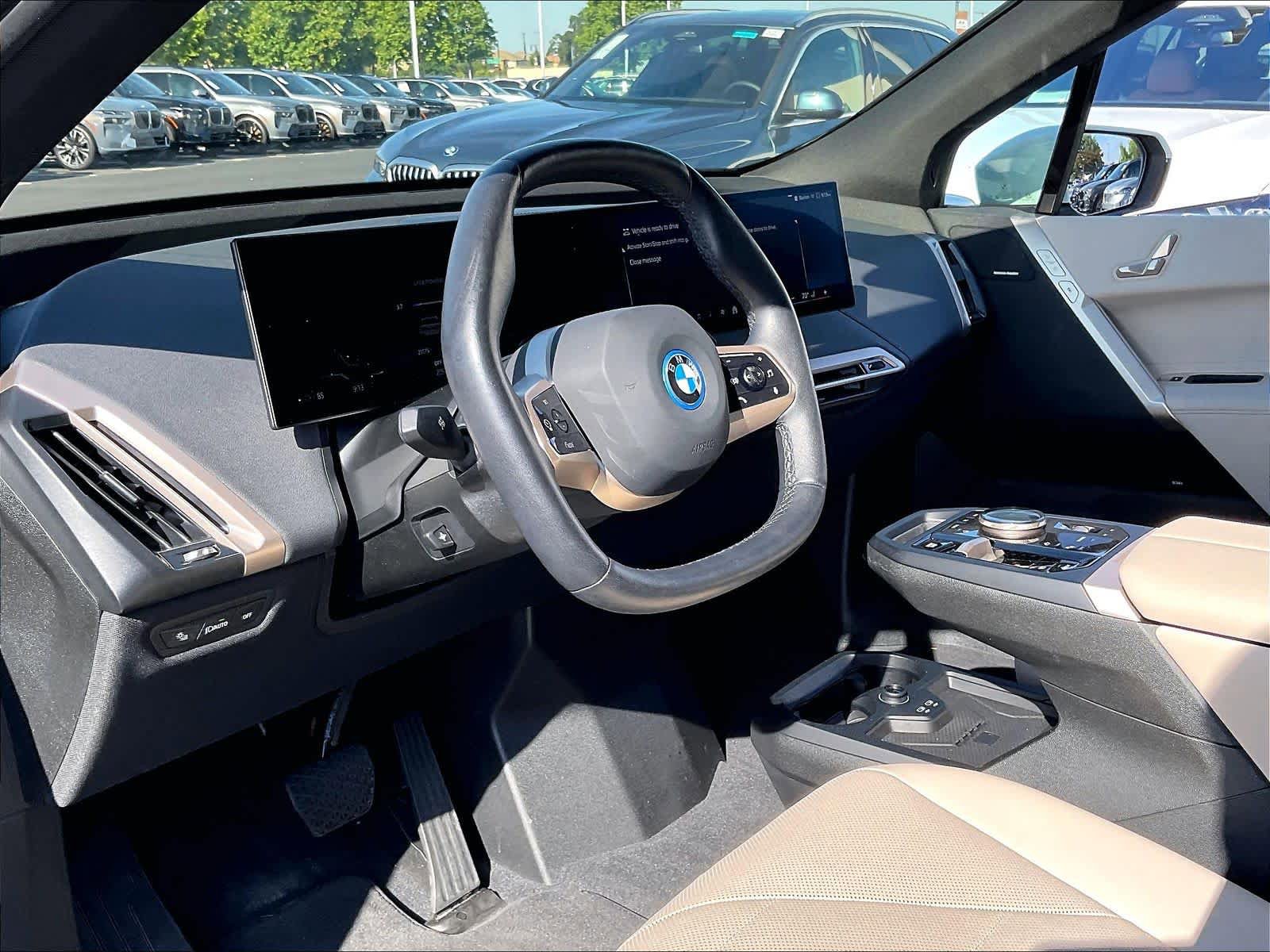 Used 2024 BMW iX xDrive50 w/ Convenience Package AWD/4WD image 18