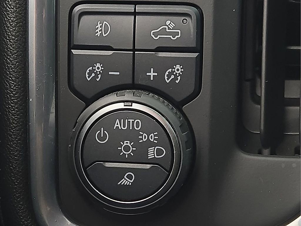 Used 2022 Chevrolet Silverado 1500 LTZ w/ LTZ Premium Package image 16