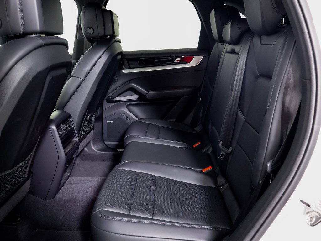 Certified 2024 Porsche Cayenne S AWD/4WD image 9