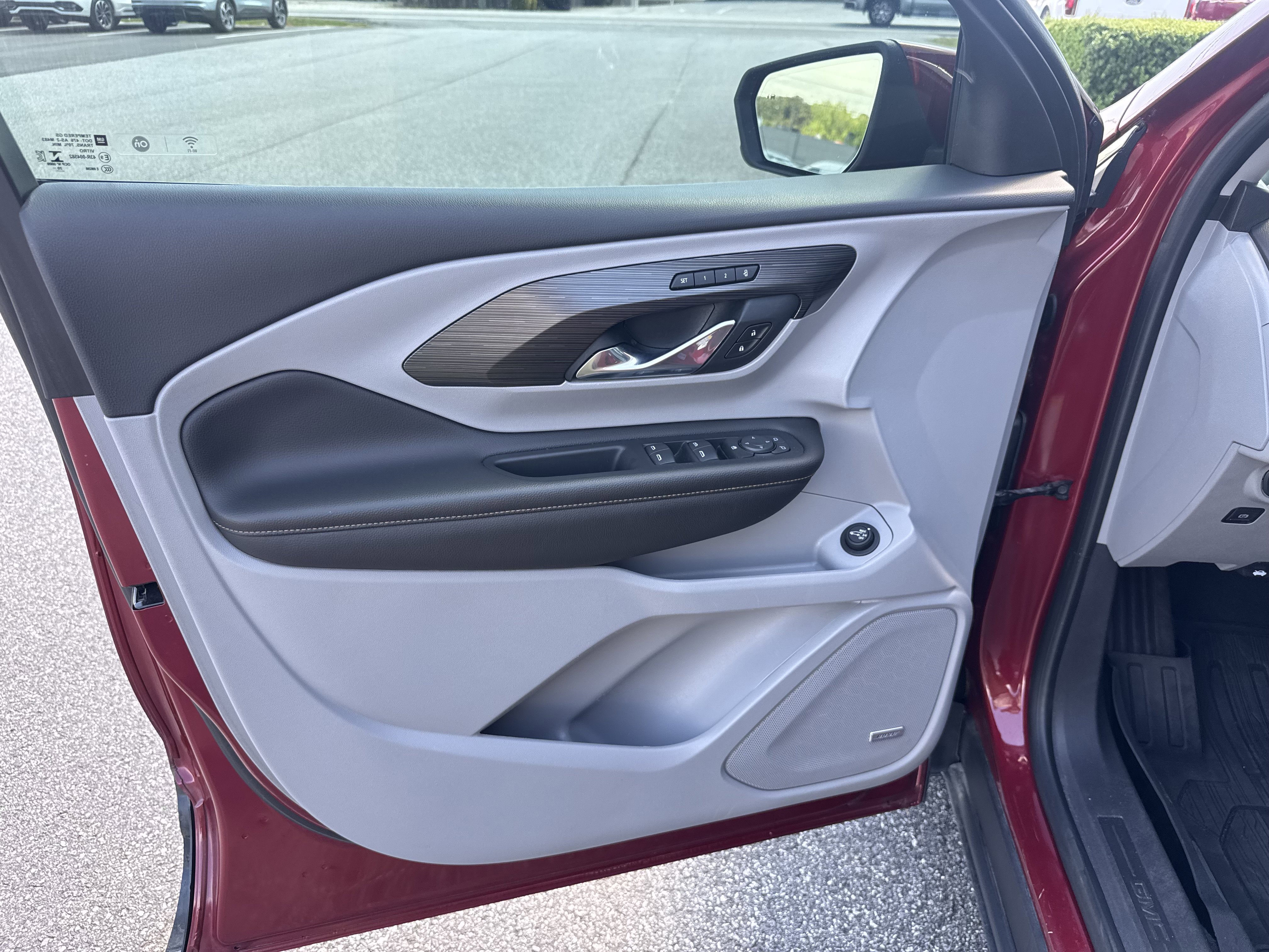 Used 2021 GMC Terrain SLT w/ Infotainment Package II FWD image 6