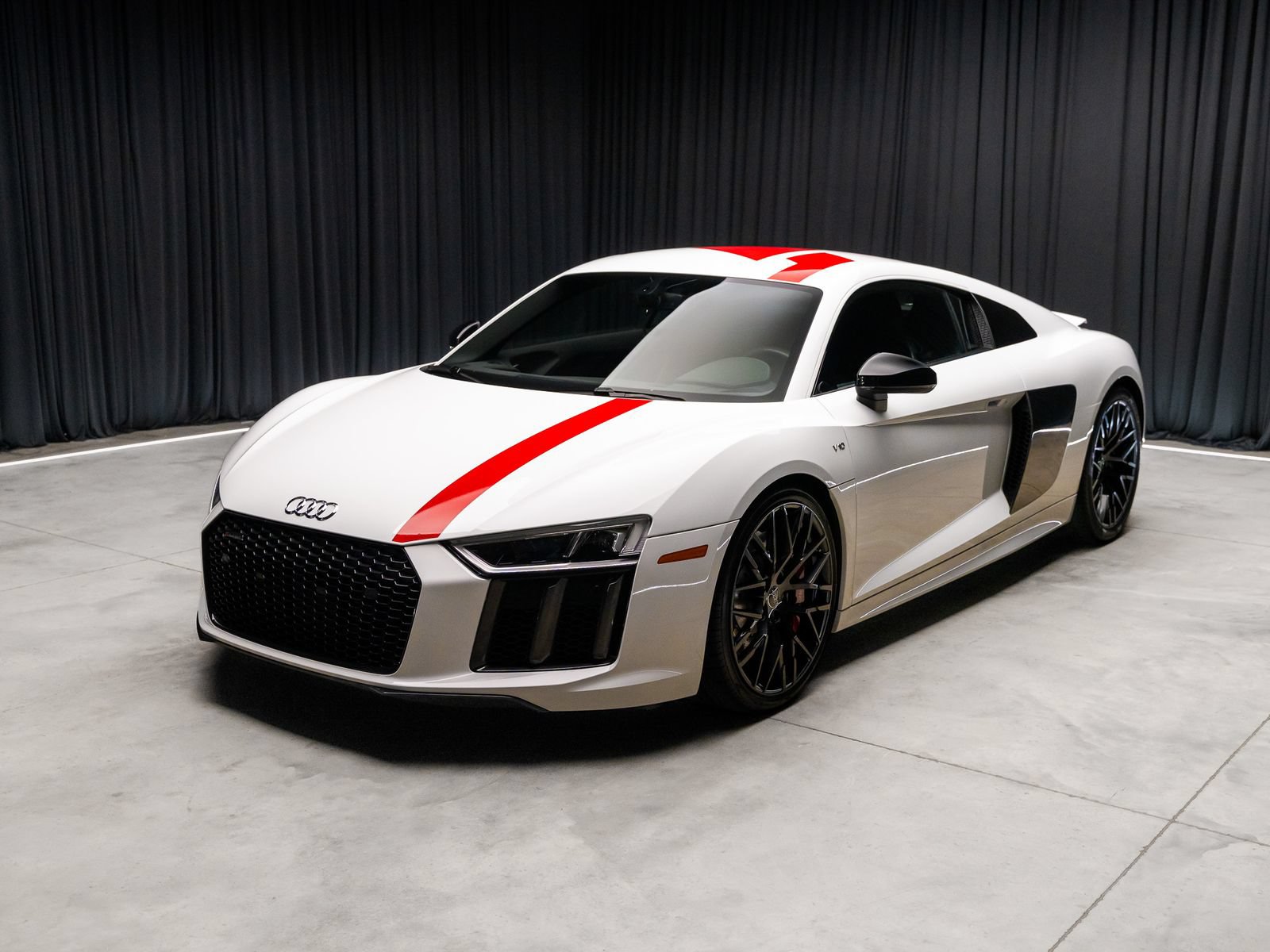 Used 2018 Audi R8 V10 w/ 20" Wheel Package RWD image 22