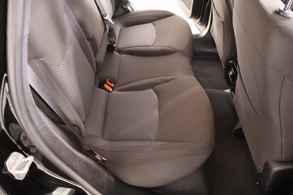 Used 2025 Jeep Compass Sport image 13