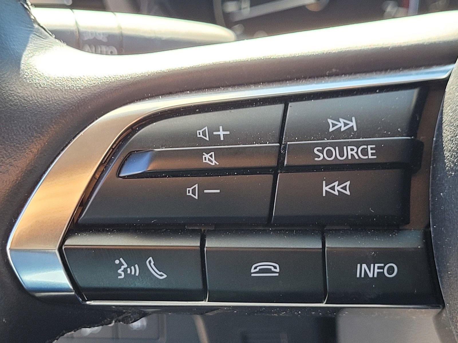 Used 2025 MAZDA MAZDA3 s image 25