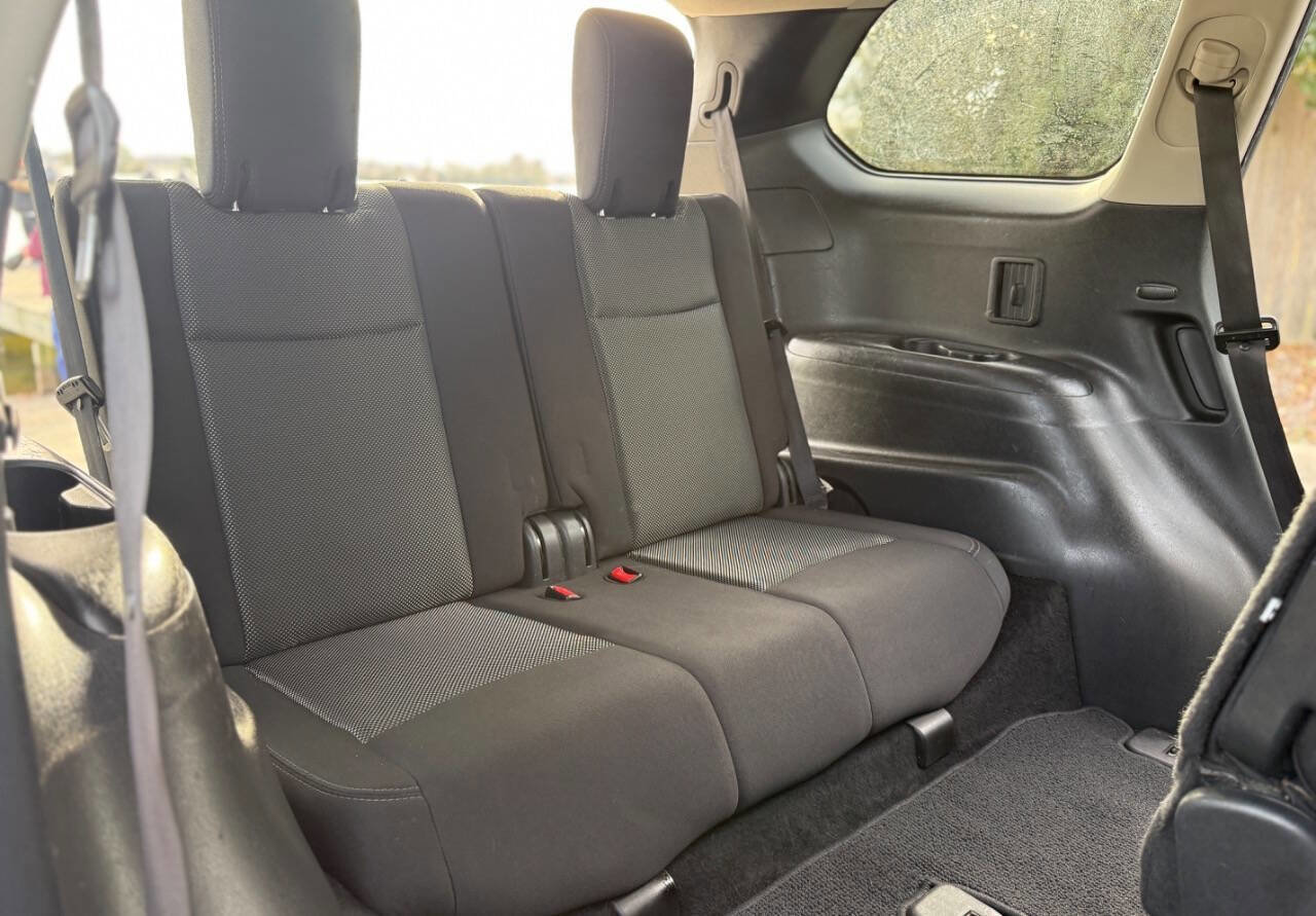 Used 2017 Nissan Pathfinder S image 22