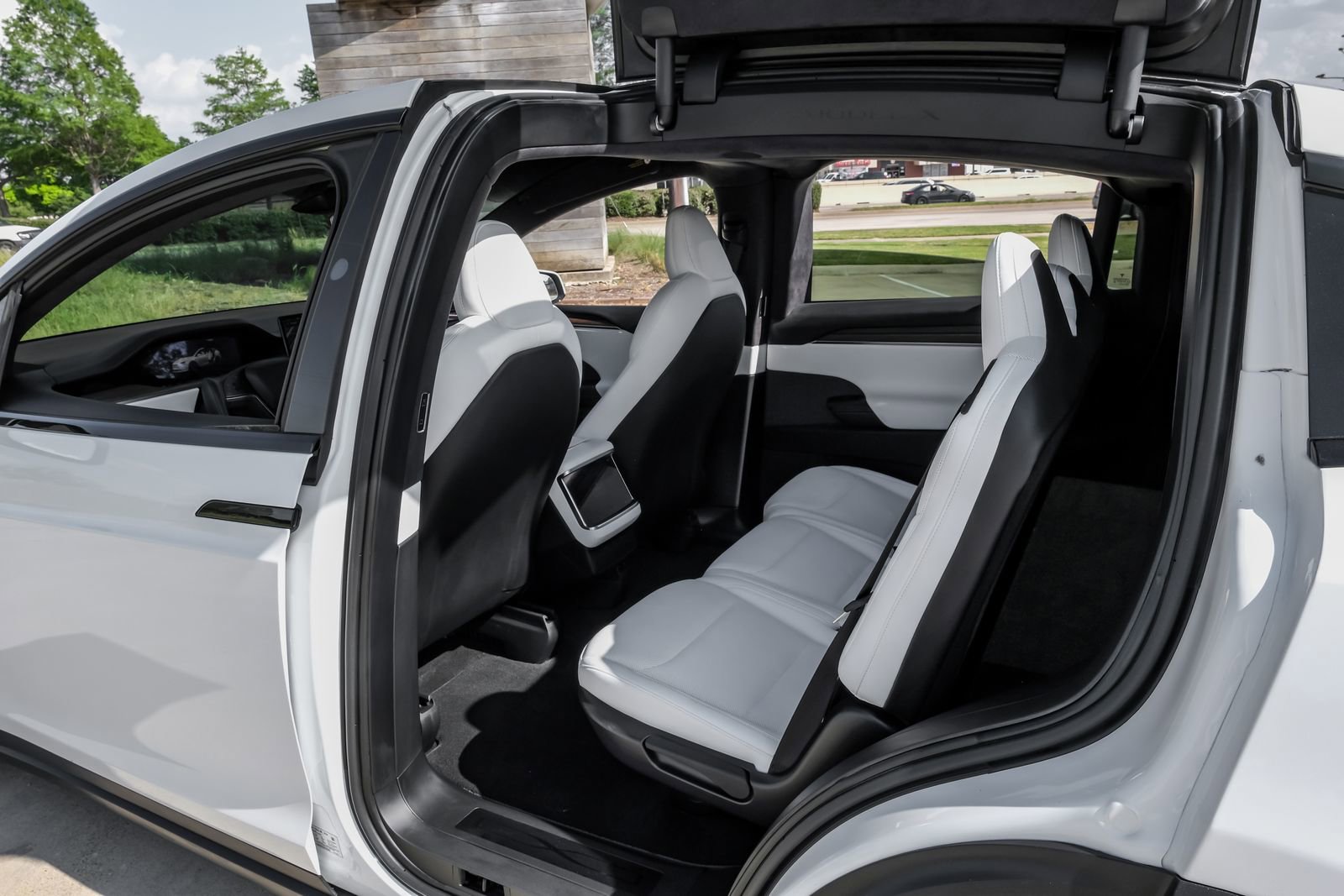 Used 2024 Tesla Model X AWD/4WD image 33
