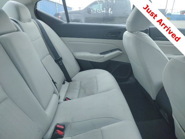 Used 2025 Nissan Altima 2.5 SV FWD image 15