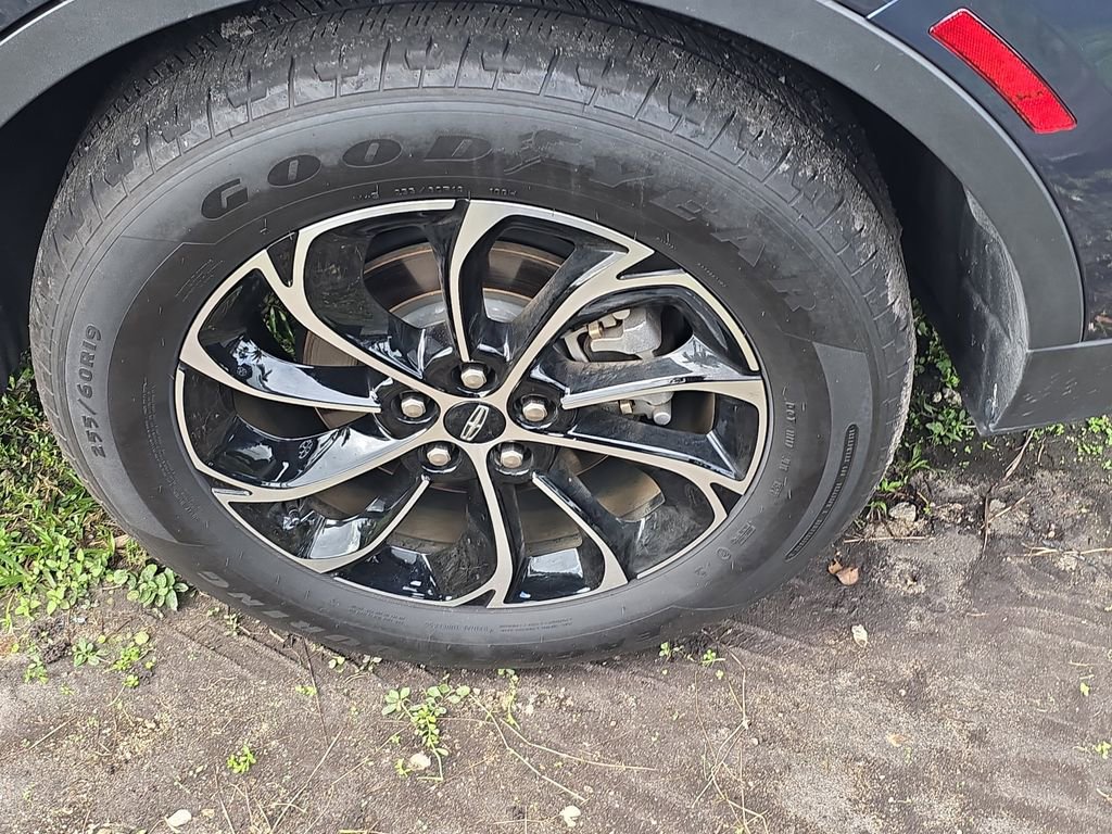 Used 2024 Lincoln Nautilus Premier image 5