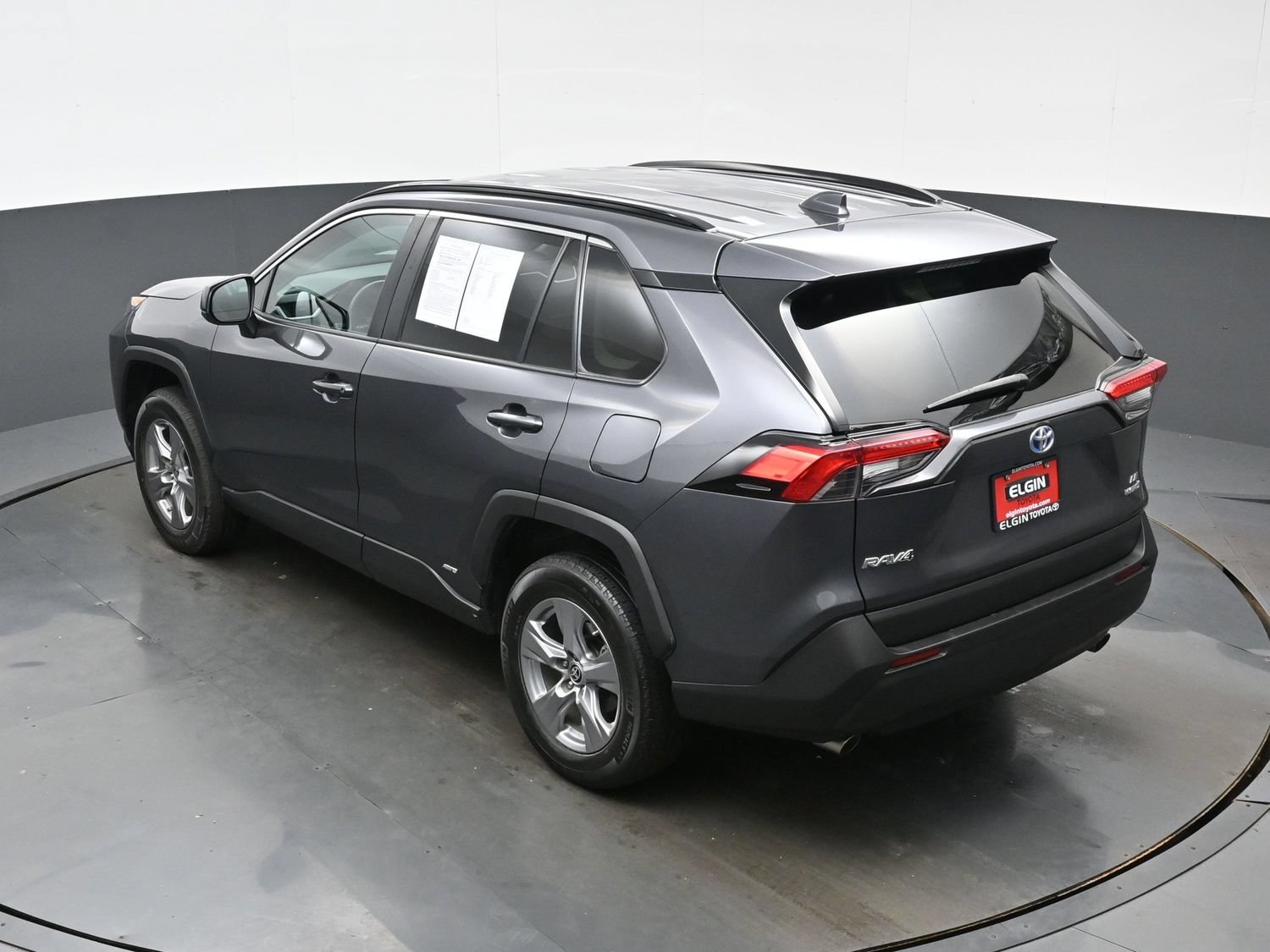 Used 2022 Toyota RAV4 LE AWD/4WD image 36