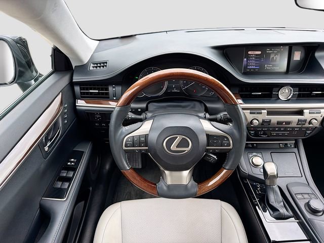 Used 2017 Lexus ES 350 w/ Premium Package image 16