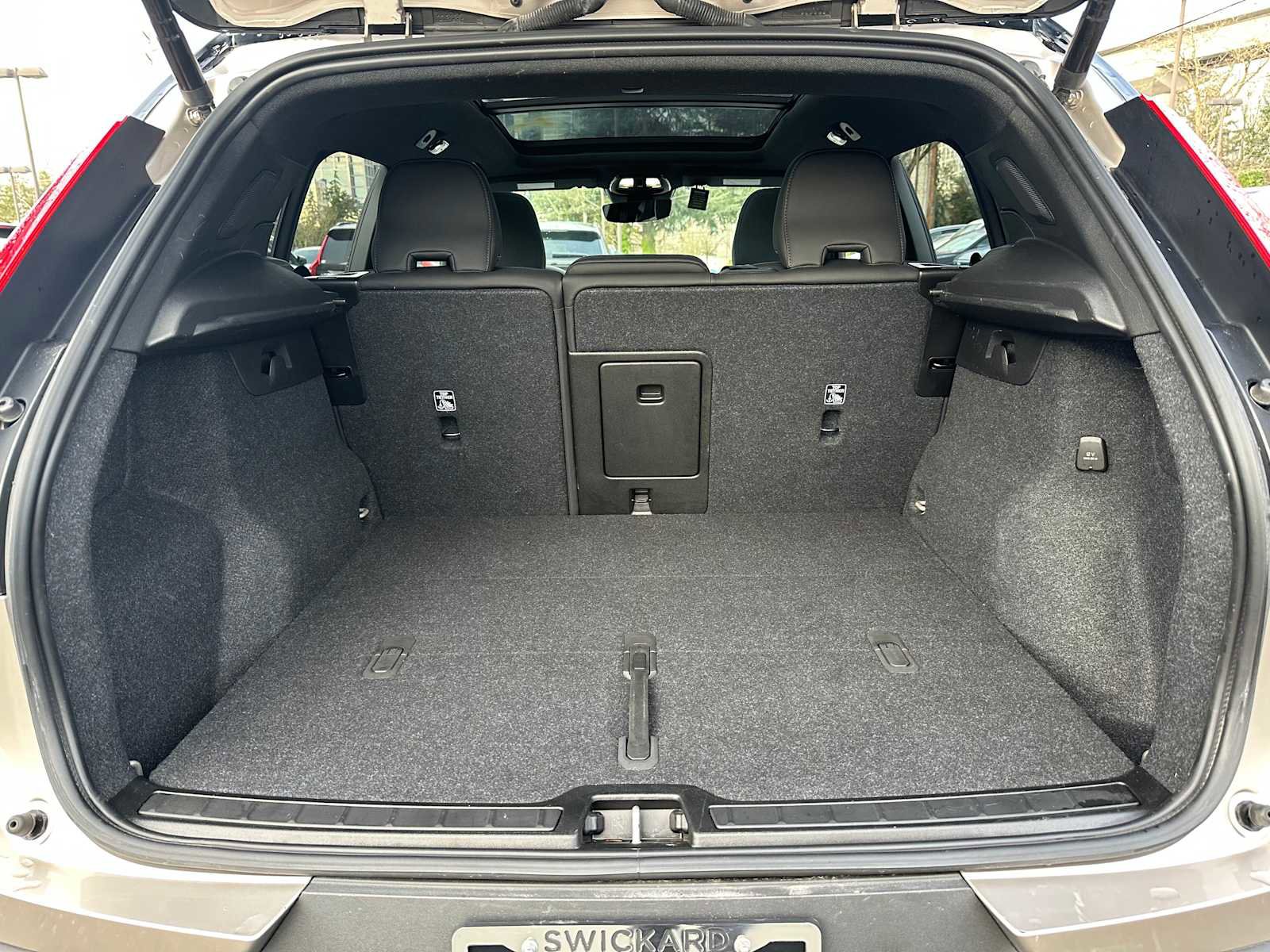 Certified 2023 Volvo XC40 Recharge Ultimate w/ Protection Package Premier image 14