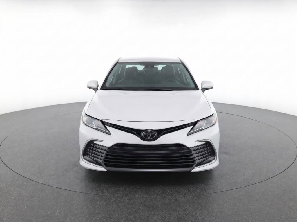 Used 2022 Toyota Camry LE AWD/4WD image 5