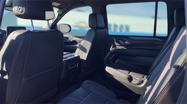 Used 2023 Chevrolet Suburban RST w/ Luxury Package image 17