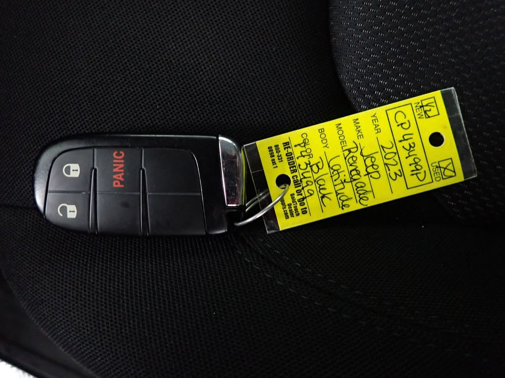 Used 2023 Jeep Renegade Latitude AWD/4WD image 43