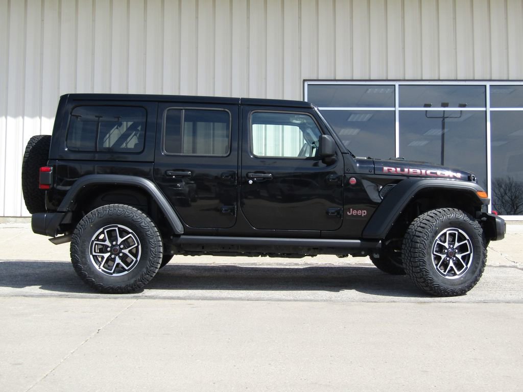 Used 2025 Jeep Wrangler Unlimited Rubicon w/ Convenience Group image 2