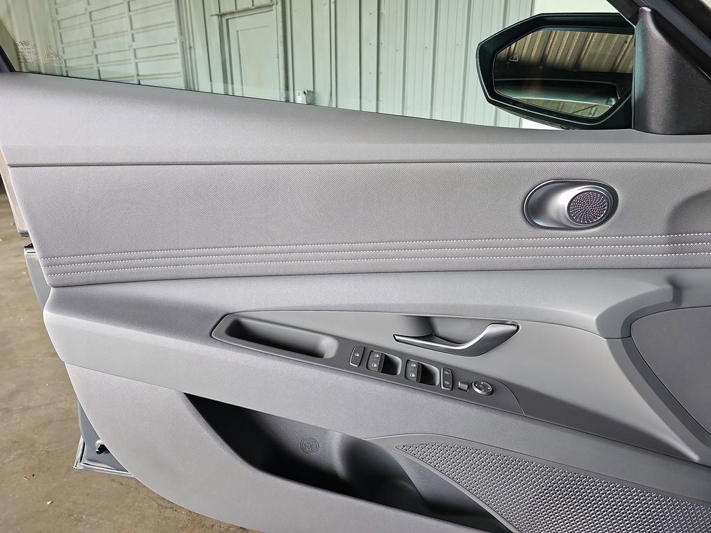 New 2026 Hyundai Elantra SEL Sport Premium FWD image 28