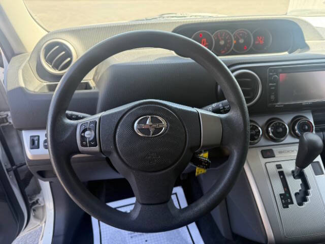 Used 2014 Scion xB FWD image 11