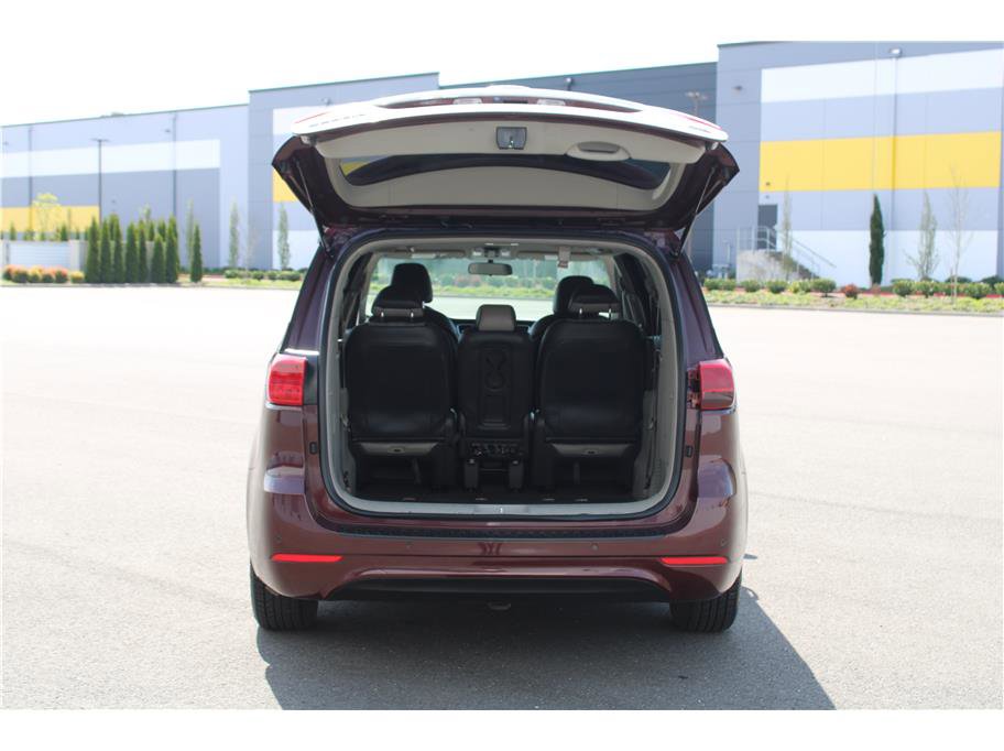 Used 2017 Kia Sedona LX w/ LX Essentials Premium Package FWD image 30