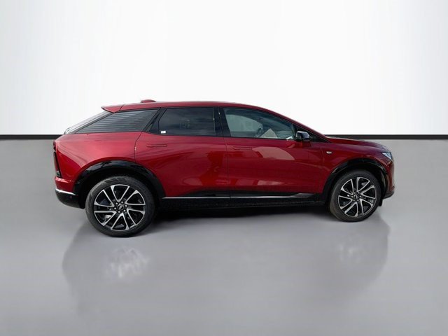 Certified 2025 Cadillac Optiq Sport 2 w/ LPO, Floor Liner Package AWD/4WD image 4