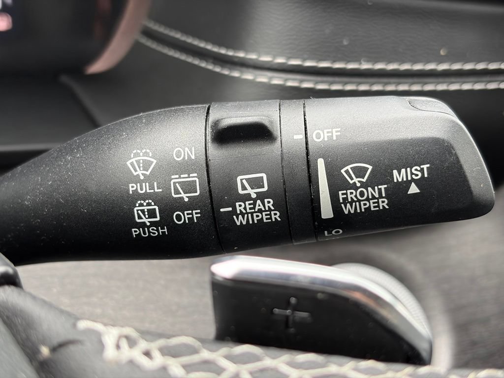 Used 2023 Jeep Grand Cherokee Limited w/ Luxury Tech Group II AWD/4WD image 28