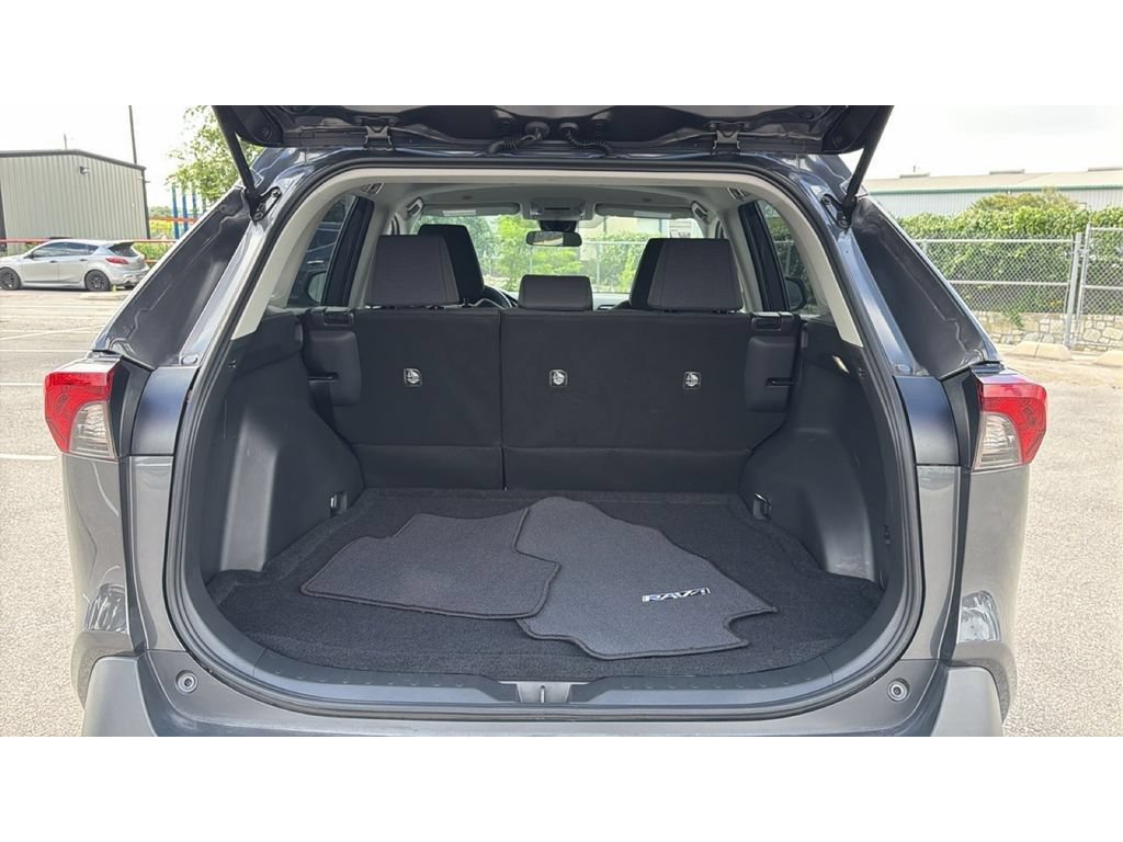 Used 2024 Toyota RAV4 LE FWD image 32